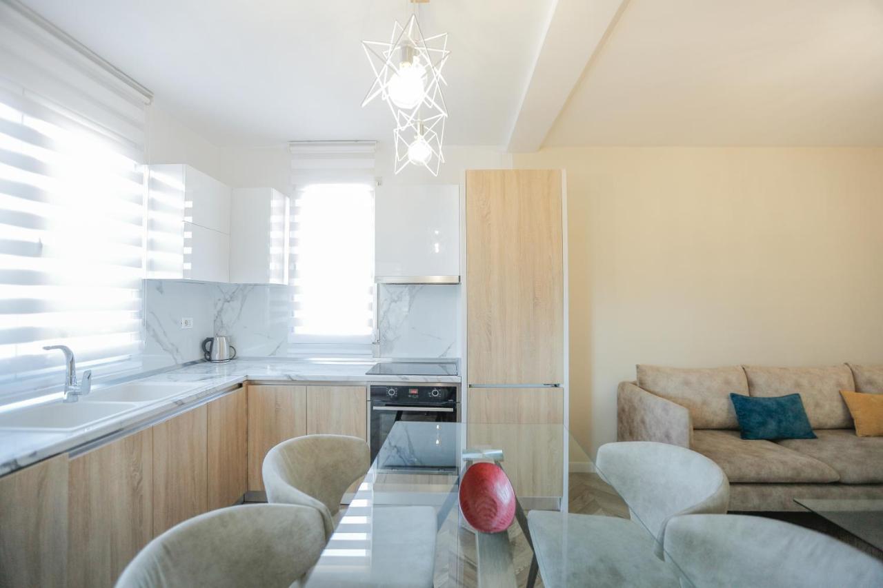 Miku Apartments-Luxury City View At Wilson Square ティラナ エクステリア 写真
