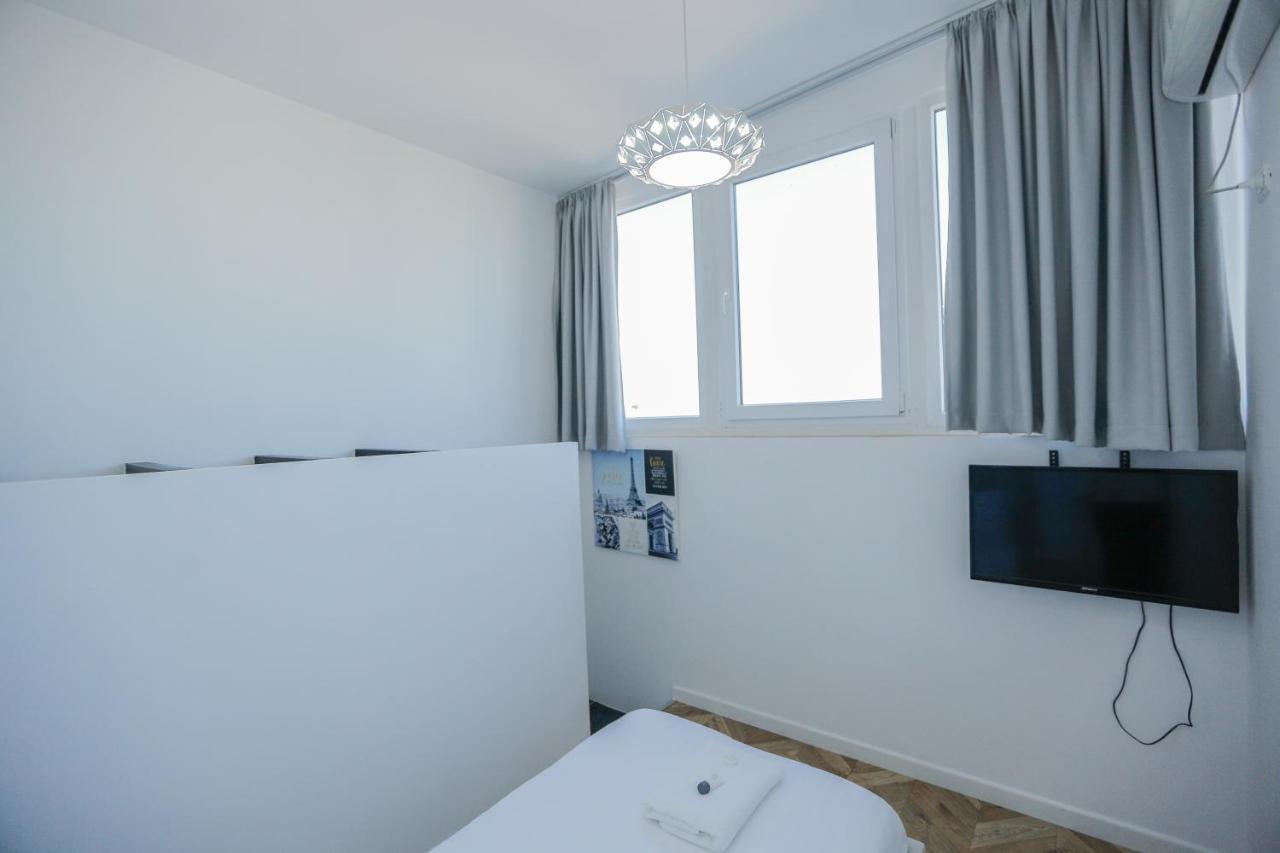 Miku Apartments-Luxury City View At Wilson Square ティラナ エクステリア 写真