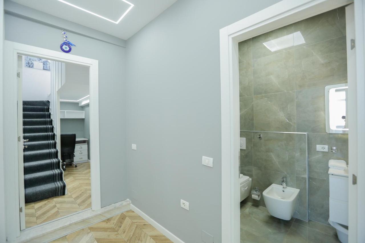 Miku Apartments-Luxury City View At Wilson Square ティラナ エクステリア 写真