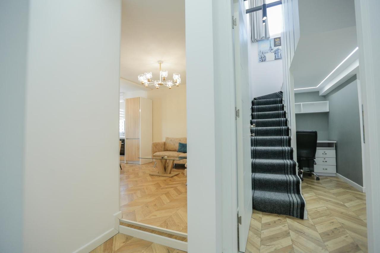 Miku Apartments-Luxury City View At Wilson Square ティラナ エクステリア 写真