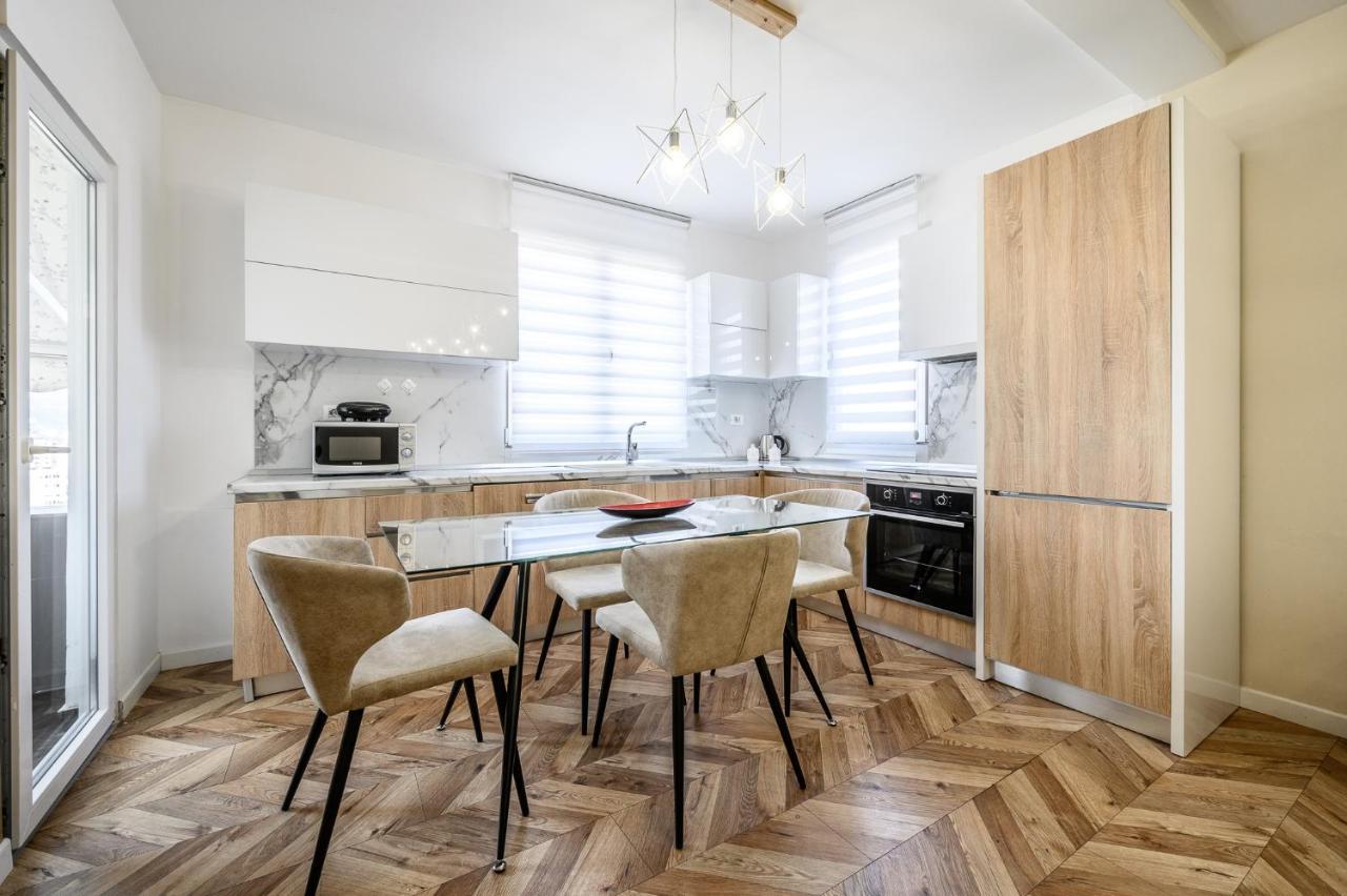 Miku Apartments-Luxury City View At Wilson Square ティラナ エクステリア 写真