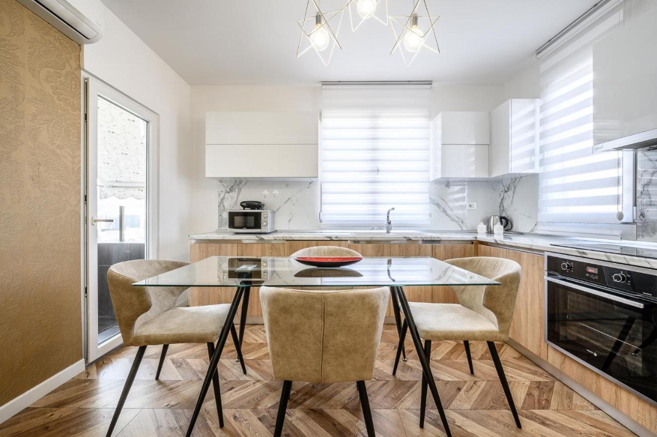 Miku Apartments-Luxury City View At Wilson Square ティラナ エクステリア 写真