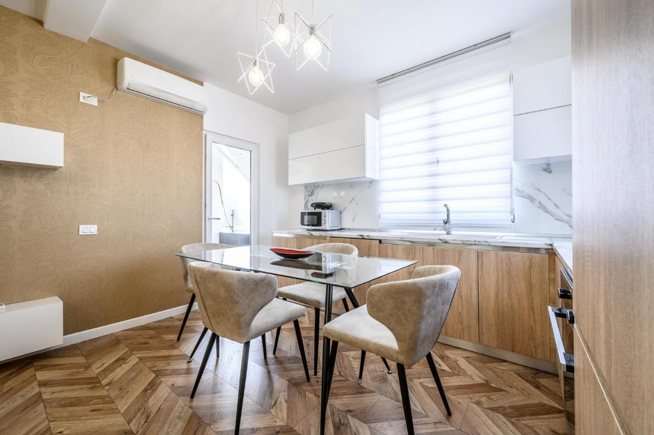 Miku Apartments-Luxury City View At Wilson Square ティラナ エクステリア 写真