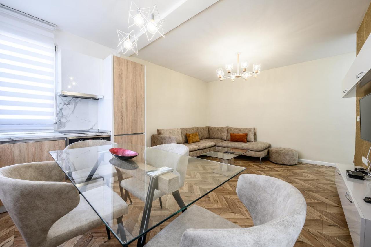 Miku Apartments-Luxury City View At Wilson Square ティラナ エクステリア 写真