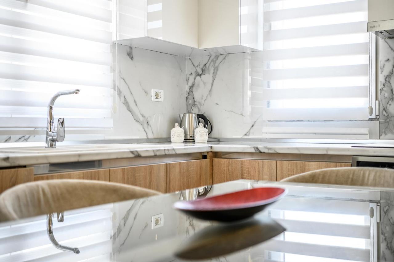 Miku Apartments-Luxury City View At Wilson Square ティラナ エクステリア 写真