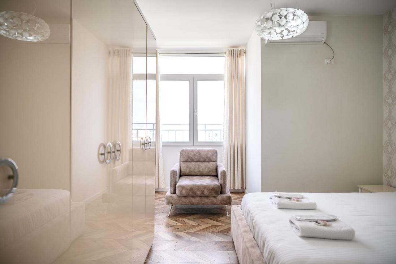 Miku Apartments-Luxury City View At Wilson Square ティラナ エクステリア 写真