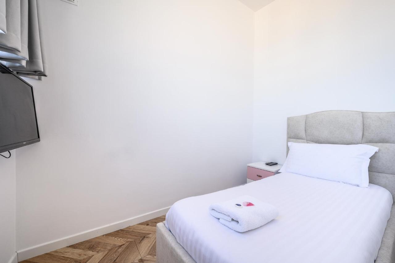 Miku Apartments-Luxury City View At Wilson Square ティラナ エクステリア 写真