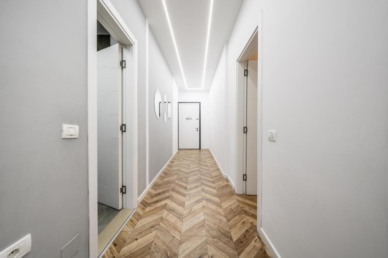 Miku Apartments-Luxury City View At Wilson Square ティラナ エクステリア 写真