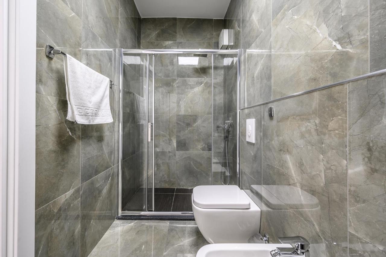 Miku Apartments-Luxury City View At Wilson Square ティラナ エクステリア 写真