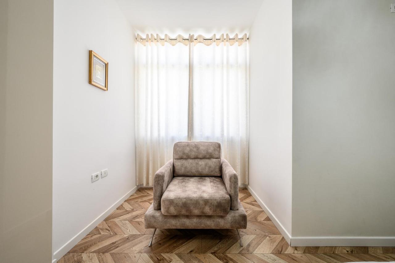 Miku Apartments-Luxury City View At Wilson Square ティラナ エクステリア 写真