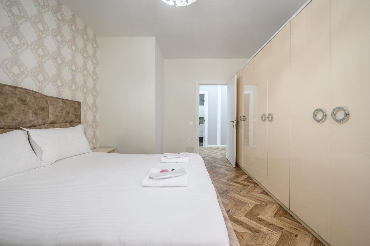 Miku Apartments-Luxury City View At Wilson Square ティラナ エクステリア 写真